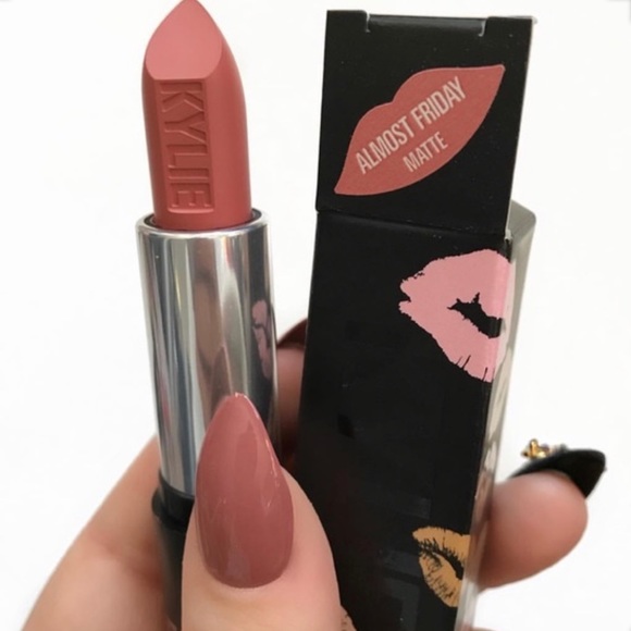 💋New Kylie Cosmetics “Almost Friday” Lipstick💋